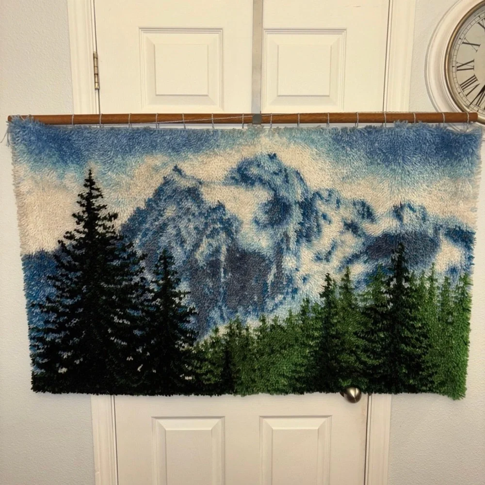 WonderArt Caron Latch Hook Mountain High 30